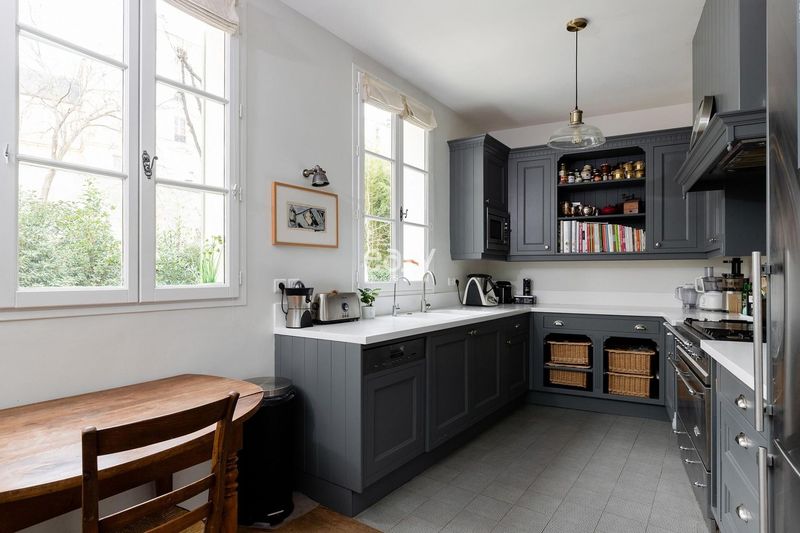 Place for an exceptional culinary show in the heart of Paris, showcasing gourmet delights